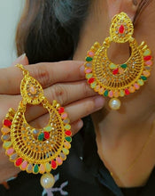 Load image into Gallery viewer, A2 Fashion Gold Plated Multicolour Stone Studded Beaded Maangtikka And Earring Set