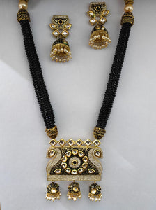 Antique Gold Plated Kundan Necklace Set