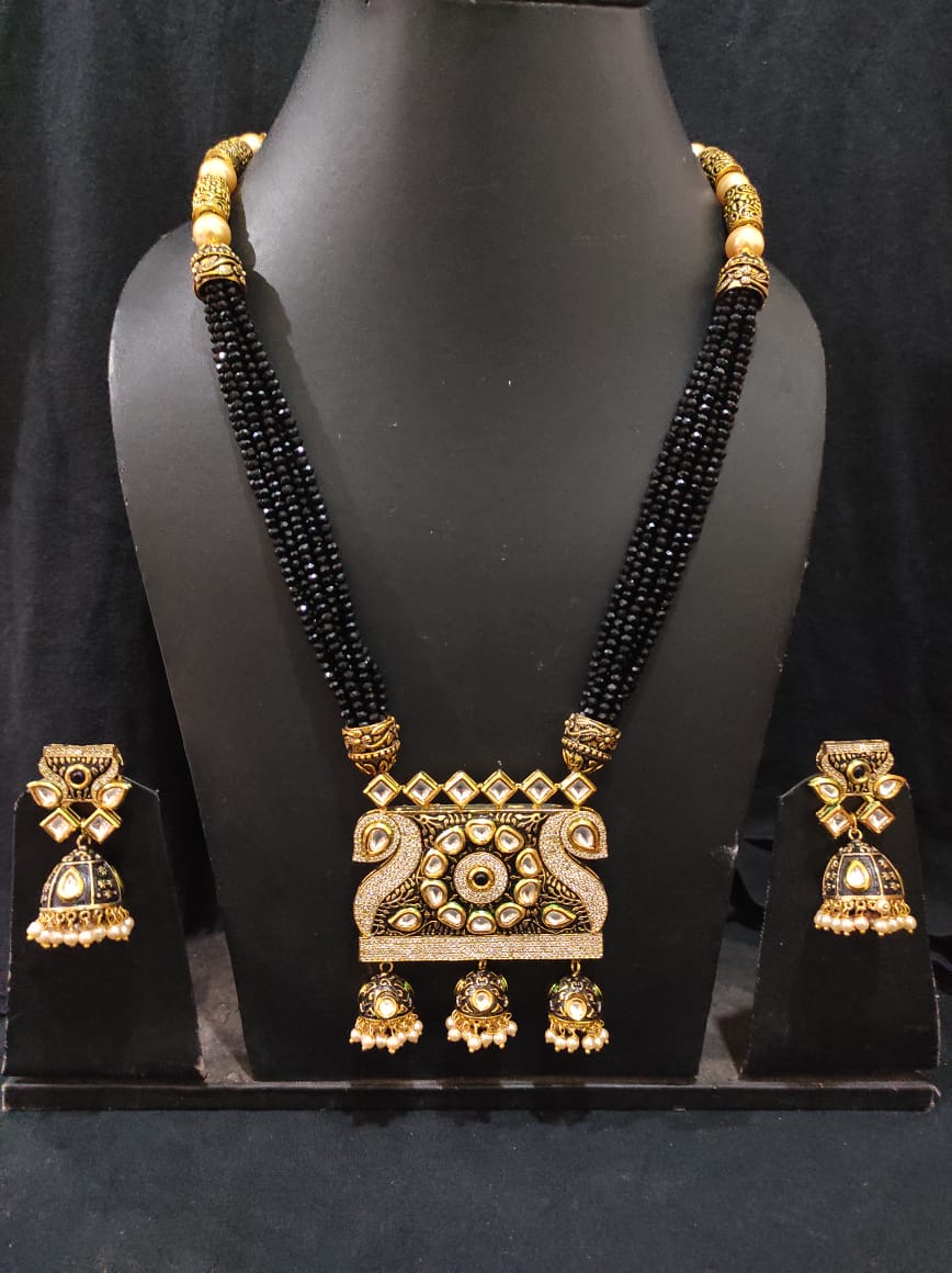 Antique Gold Plated Kundan Necklace Set