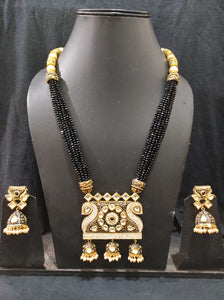 Antique Gold Plated Kundan Necklace Set