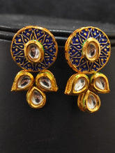 Load image into Gallery viewer, A2 Fashion Kundan Pendent And Earring Set For Women