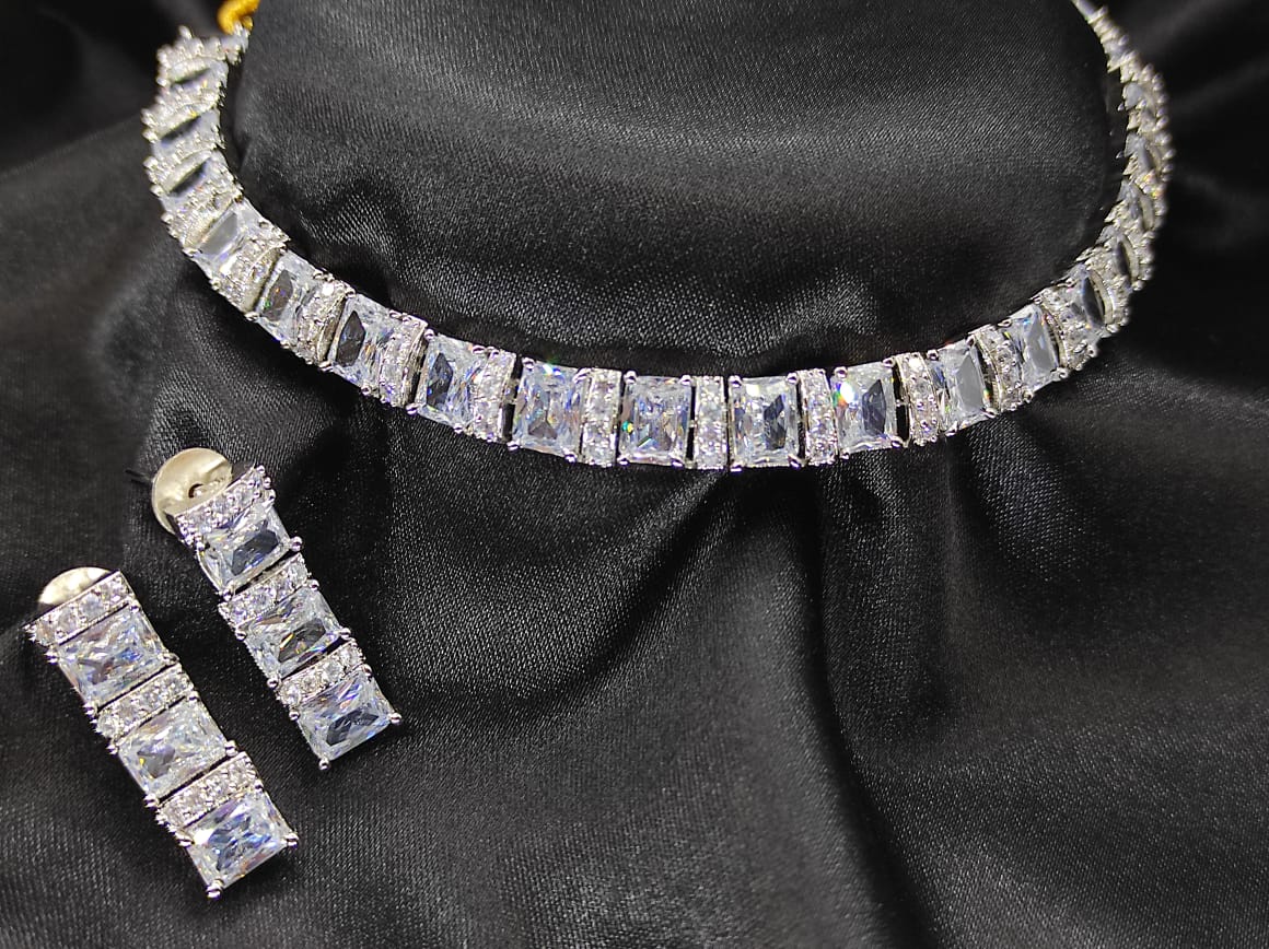 Diamond Rectangular Halo Necklace in 14K Yellow Gold – JG Kronenberger Fine  Jewelry