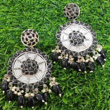 Load image into Gallery viewer, black oxidized silver earrings