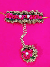 Load image into Gallery viewer, Stunning Artificial Flower Haathphool