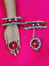 Load image into Gallery viewer, Stunning Artificial Flower Haathphool